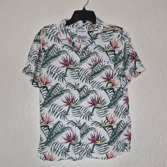 Goodfellow & Co Other - Goodfellow & Co Mens Tropical Bird of Paradise Button Down Shirt Size Medium